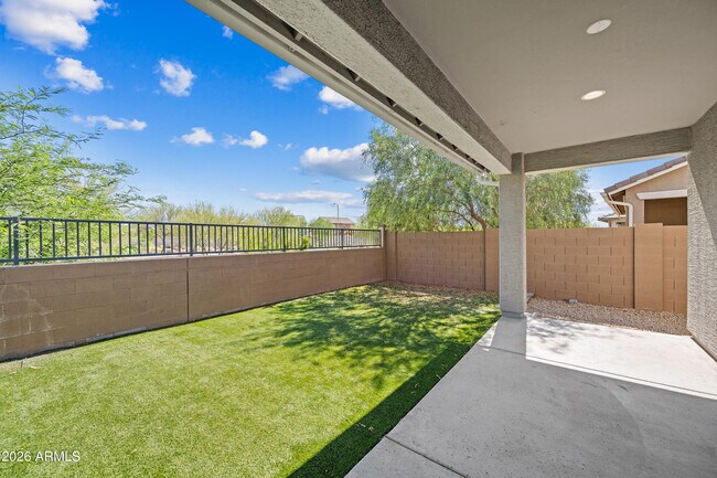 Building Photo - 8911 W Solano Dr