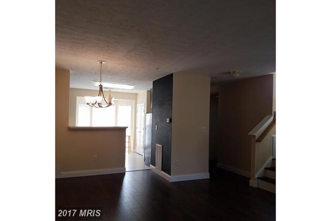 Building Photo - Charming 3-Bedroom Townhome in Glen Burnie...