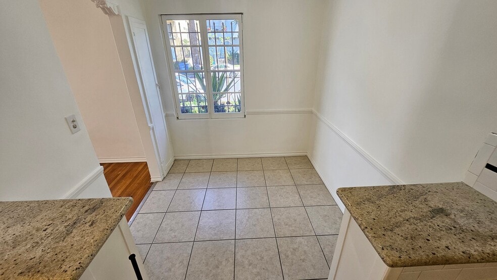 Building Photo - 355 Cochran Ave