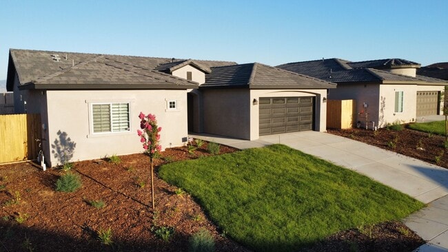 Primary Photo - Modern 4-Bedroom Home in Northeast Bakersfield