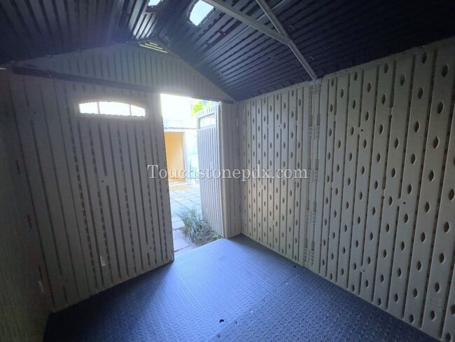 Building Photo - 2025-AZIMUTH1