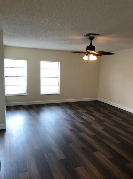 Building Photo - 22028 Las Brisas Cir