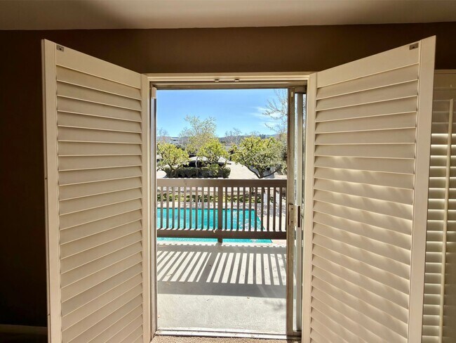 Building Photo - CHB7