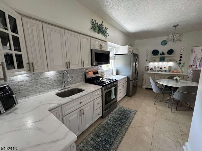 Building Photo - 35 Terrace Ave