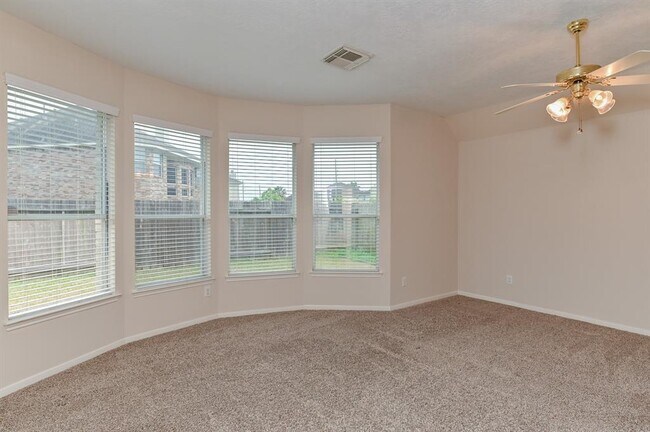 Building Photo - 211 Elana Ln