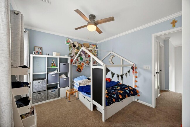 Building Photo - 5409 Dwight Dr