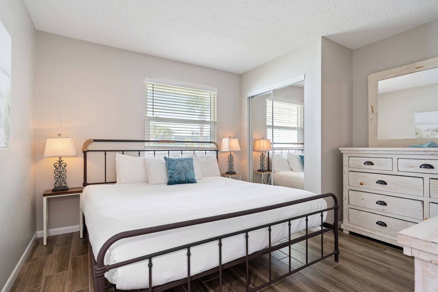 Building Photo - 215 Venus Ct