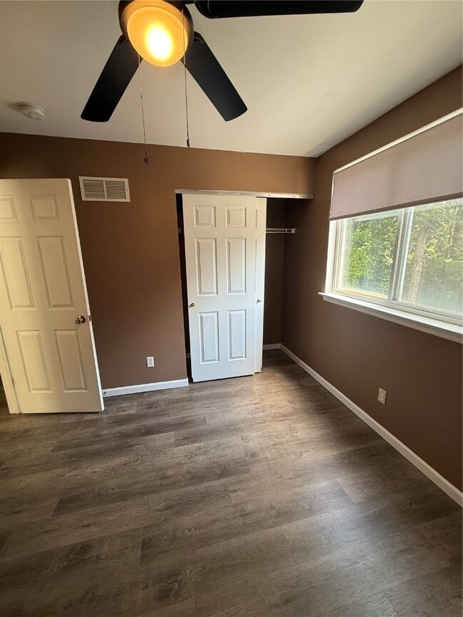 Building Photo - 166 Village Cir Dr