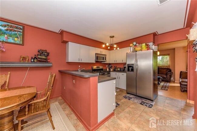 Building Photo - 93 Jill Ct