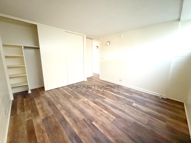 Building Photo - *PLEASE VIEW FULL AD FOR DETAILS* CONVENIENT & PRIVATE | 2 BED / 1 BATH / 1 PKG | CLOSE TO ALA MO...
