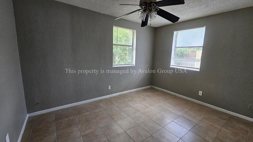 Building Photo - 7007 Oakwood Dr