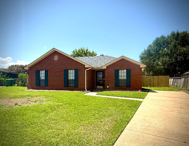 Building Photo - 7067 Runnymede Dr