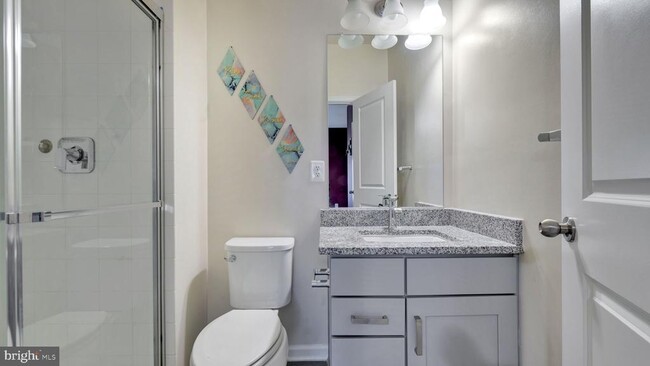 Building Photo - 513 Riversail Ln