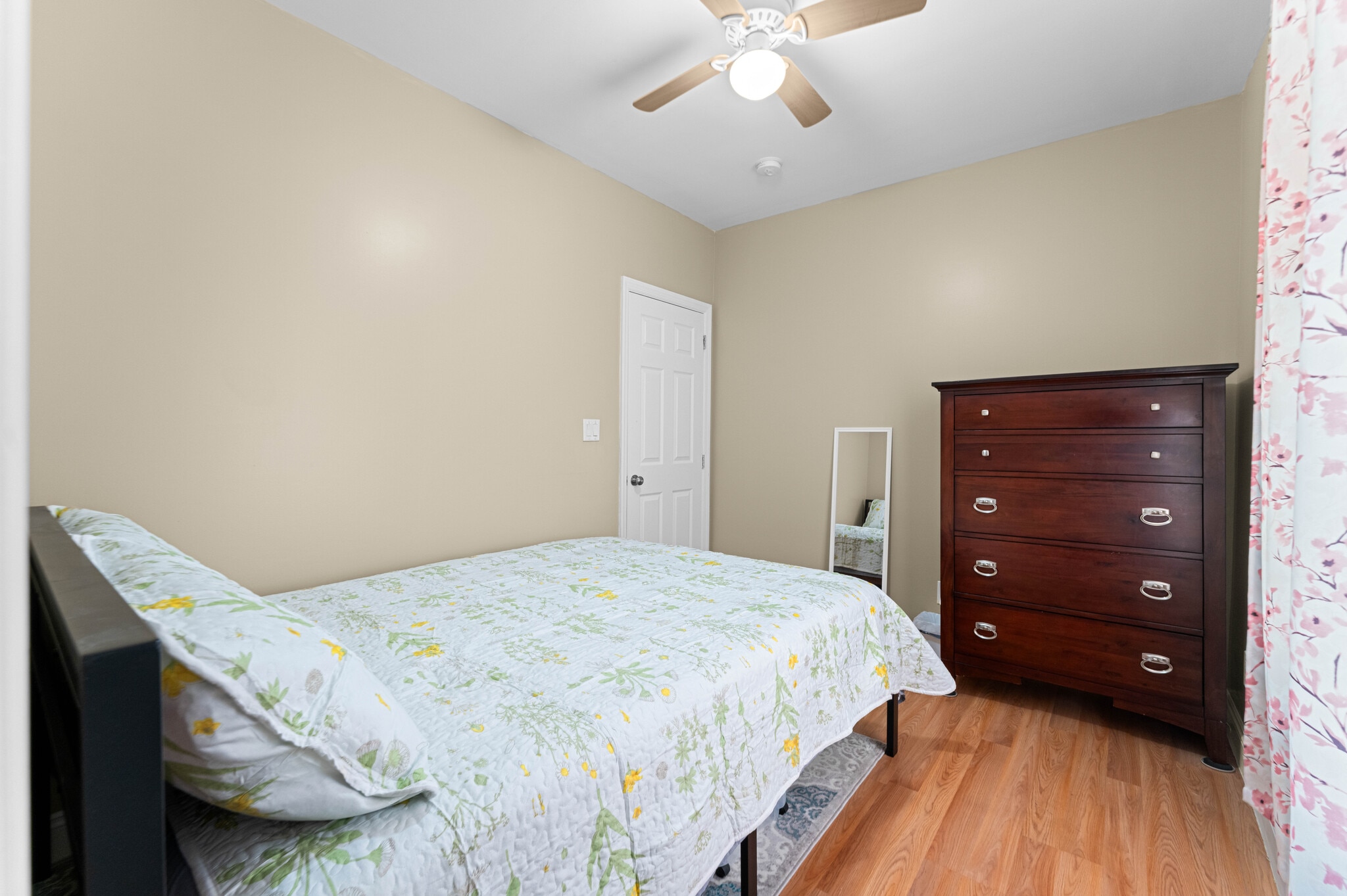 Bedroom 2 - 172 Wilkinson Ave