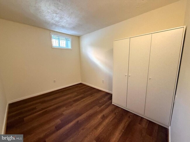 Building Photo - 701 N Vermont St