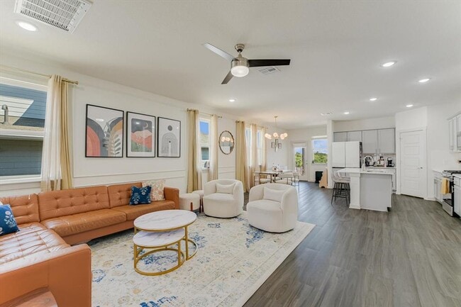 Building Photo - 14013 Zuhause Dr