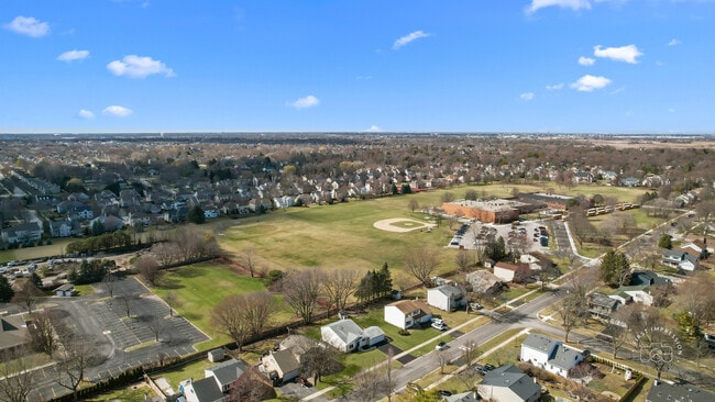 Building Photo - 2735 Springdale Cir