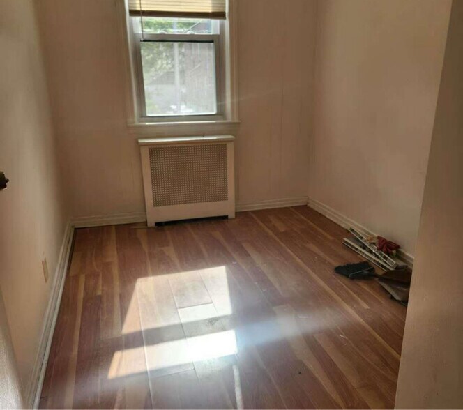 Building Photo - 68-48 Selfridge St