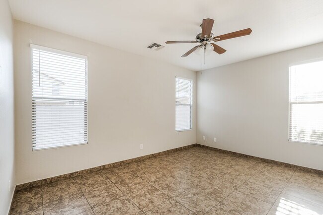 Building Photo - 3014 W Donner Dr