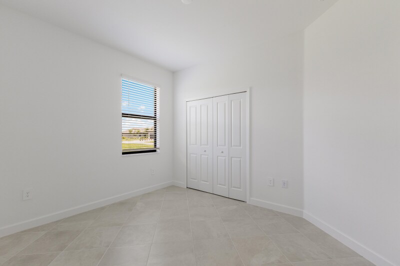 Building Photo - 15520 Sunny Day Dr