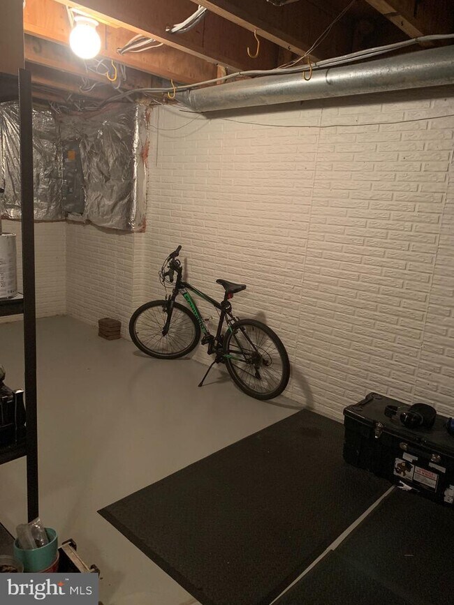 Building Photo - 15524 Royal Crescent Ct