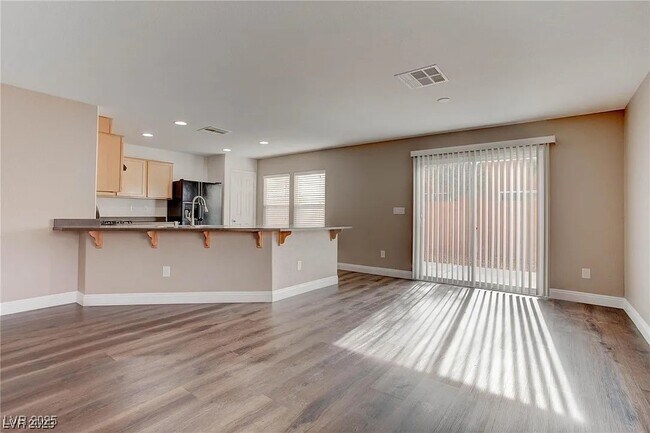 Building Photo - 7021 Town Forest Ave