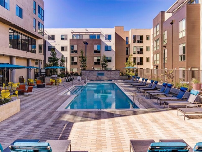 Building Photo - 4984 El Camino Real