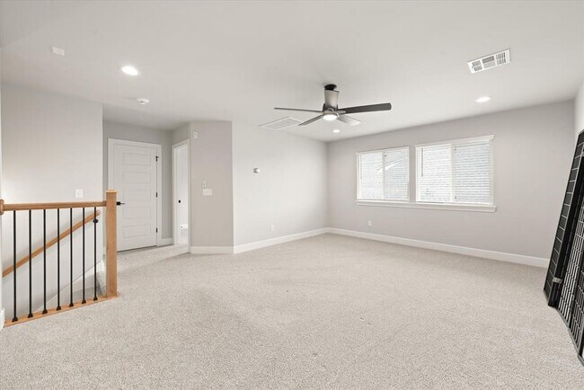 Building Photo - 8732 Beechgrove Dr