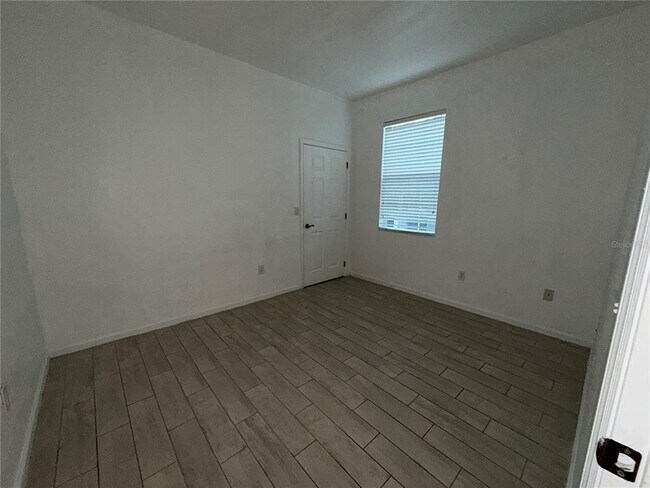 Building Photo - 3001 Laurel Park Ln