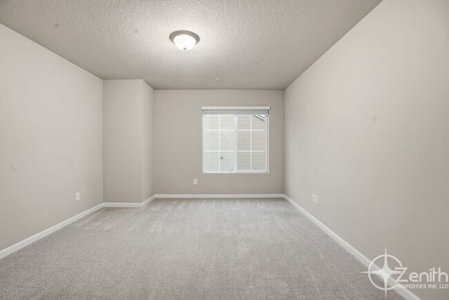 Building Photo - 9019 N Dogwood St