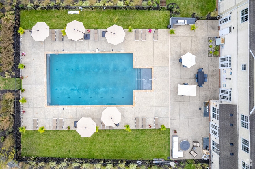 Pool - The Plaza Grande at Garden State Park
