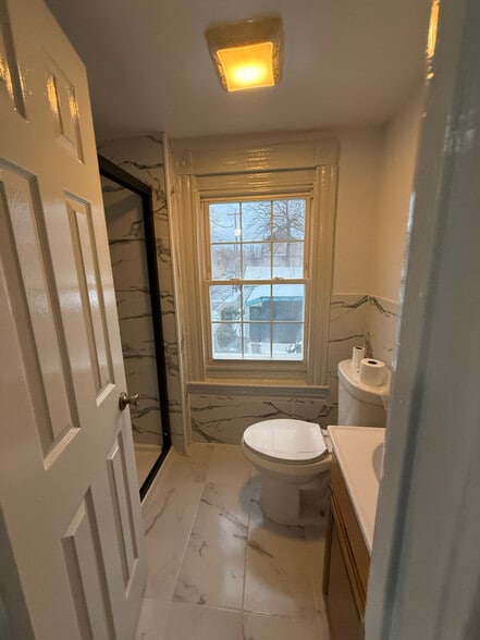 Building Photo - 433 Highland Ave