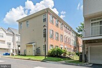 Building Photo - 519 Ensemble Ct