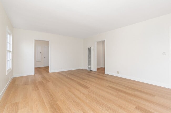 Building Photo - 709 S Ross St