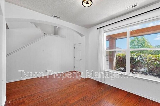 Building Photo - 10527 Brookville St NW