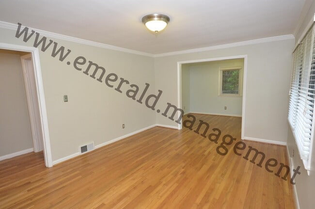 Building Photo - 2644 Harrington Dr