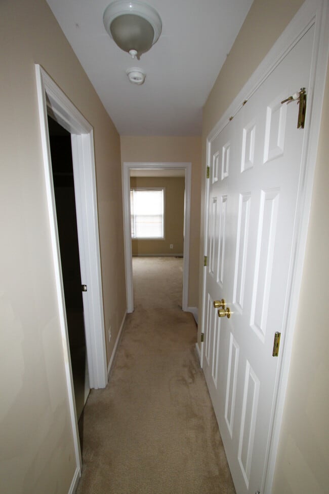Building Photo - Mills Farm Townhome