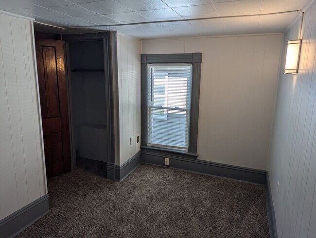 Building Photo - 1055-1057-1057 Liberty St