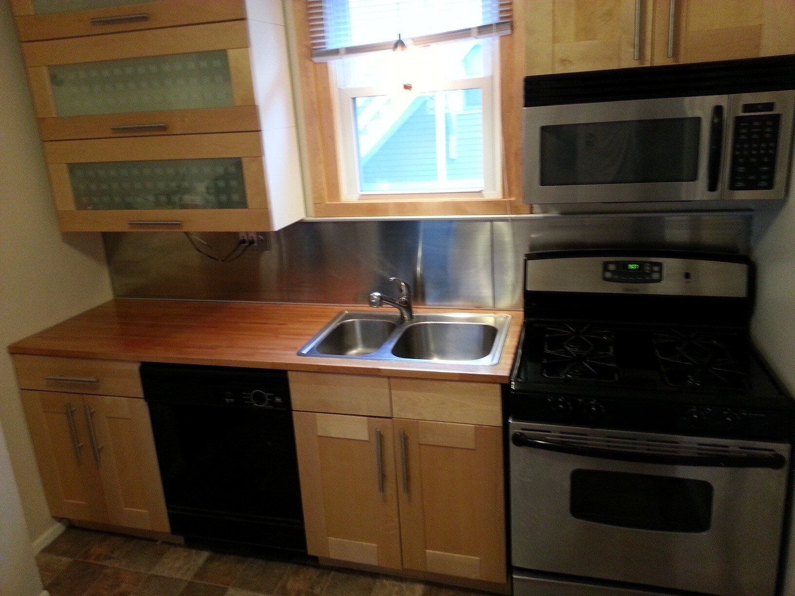 Building Photo - 516 4th Ave SE