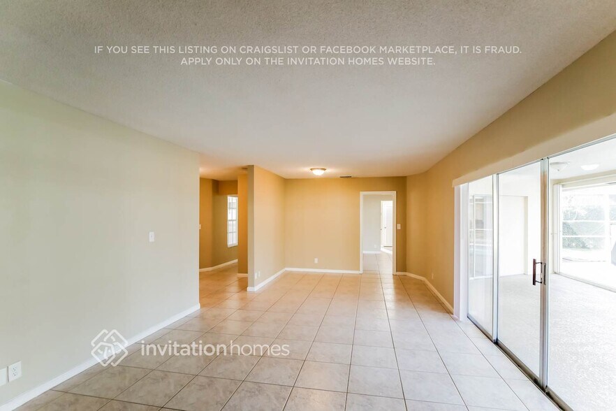 Building Photo - 4030 NW 103rd Dr