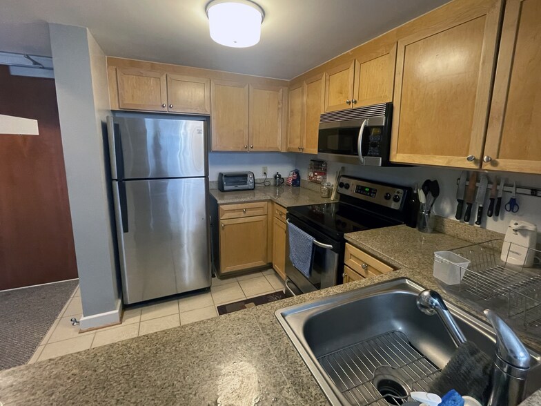 Building Photo - 1150 K St NW