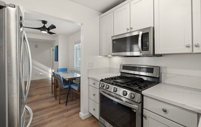 Building Photo - Downtown Santa Barbara 2 Bedroom