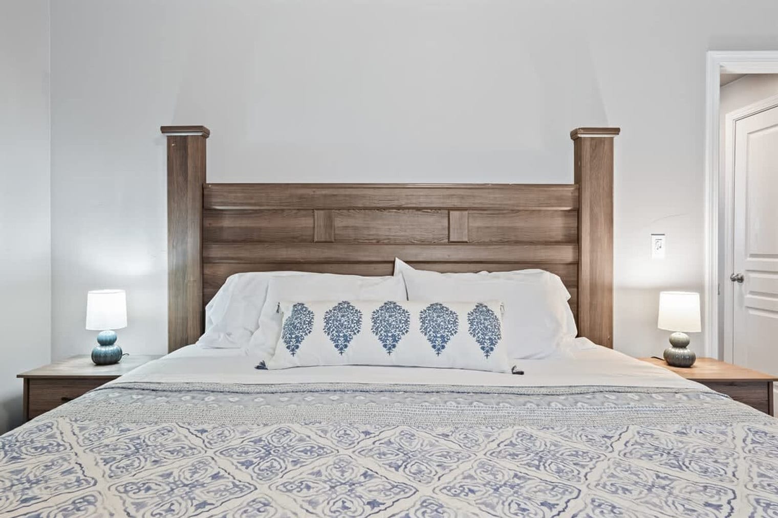 Building Photo - 218 Cliff Swallow Ave