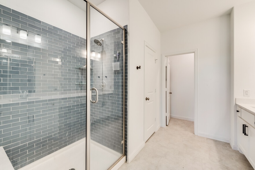 Building Photo - 2514 Barnwood Ln