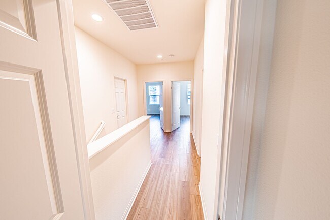 Building Photo - The Bluffs - 3 Bedroom 2 story