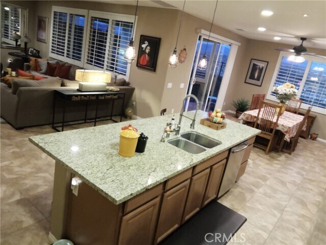 Building Photo - 28934 W Hills Dr