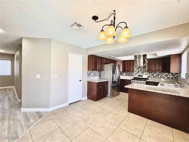 Building Photo - 5830 Deer Valley Dr