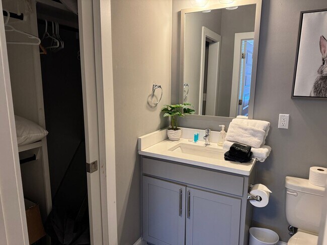 Building Photo - Great 3BR Home in the Heart of Nashville