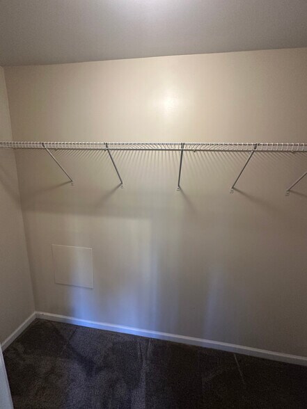 Building Photo - 685 Garibaldi St SW