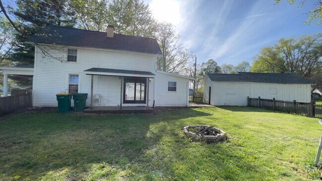 Building Photo - BATTLEGROUND... Historic 3 Bedroom 1 Bath House